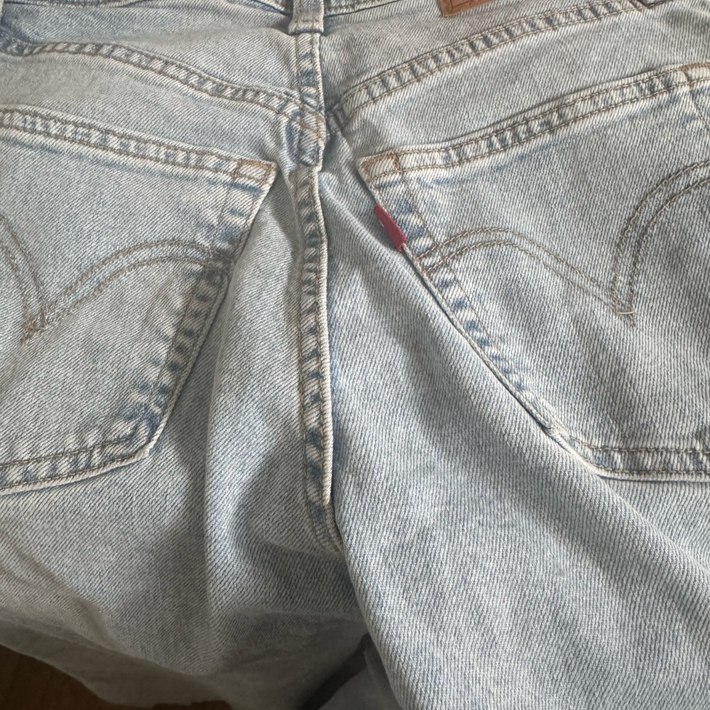 Levi’s Ribcage Bell Jeans